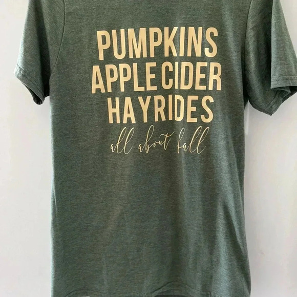 Women’s size Small Fall short sleeve tee like new - Picture 3 of 5